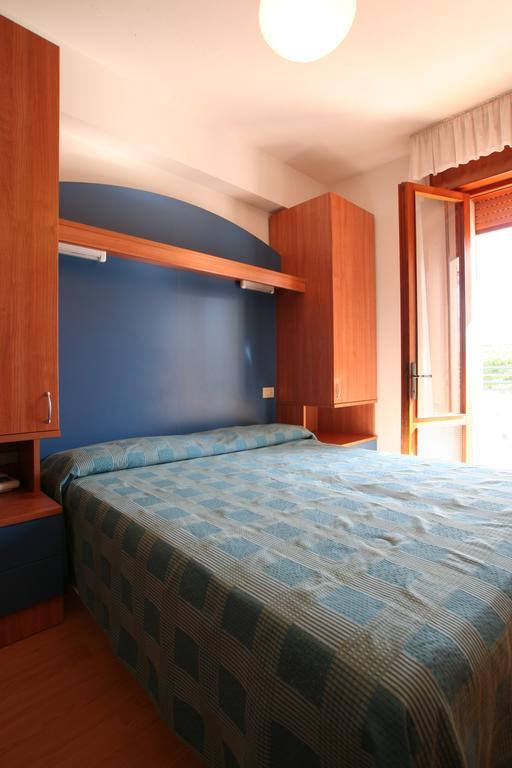 Hotel Midi Лидо ди Йезоло Стая снимка
