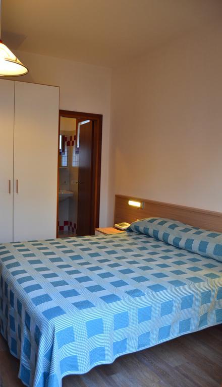 Hotel Midi Лидо ди Йезоло Екстериор снимка