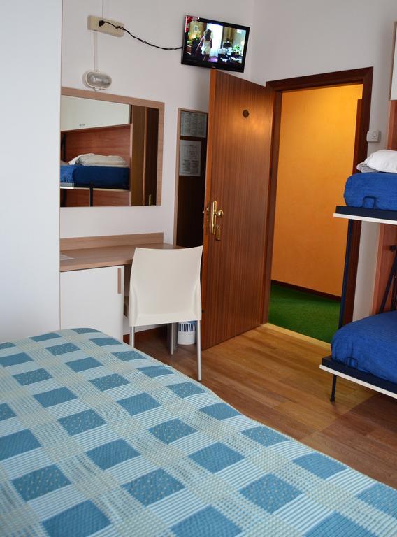 Hotel Midi Лидо ди Йезоло Екстериор снимка