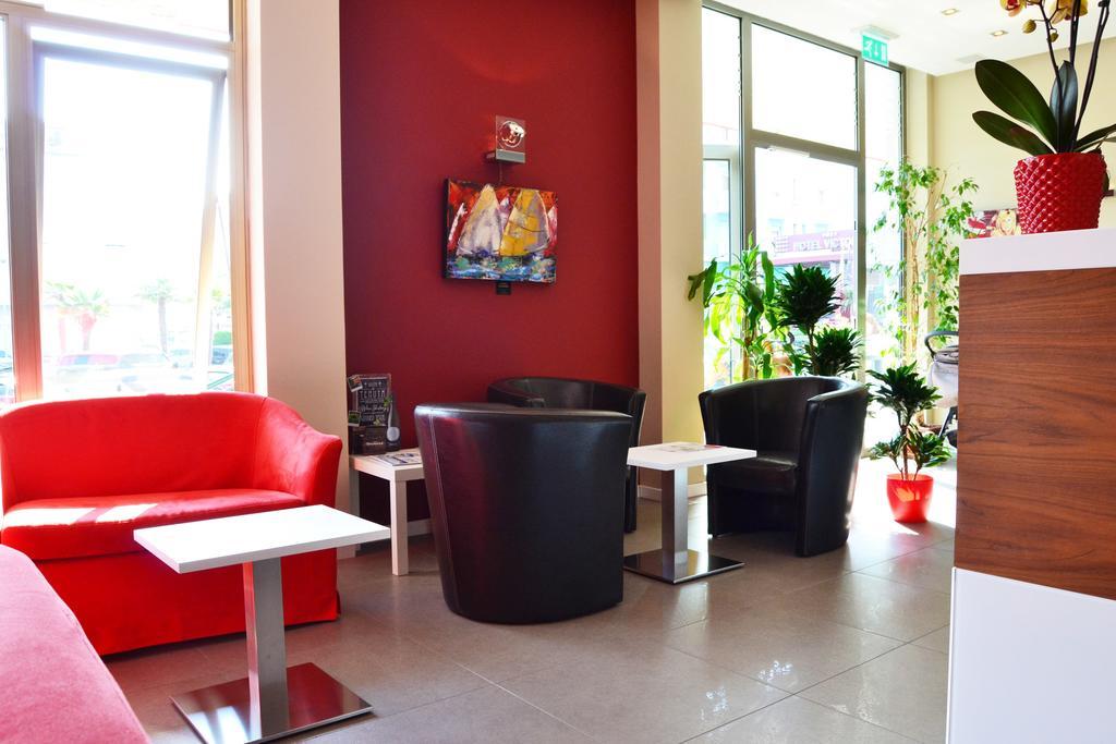 Hotel Midi Лидо ди Йезоло Екстериор снимка