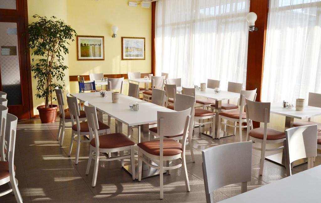 Hotel Midi Лидо ди Йезоло Екстериор снимка